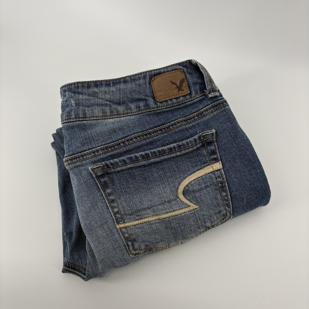 American Eagle Womens Size 8R‎ Artist Crop Jeans Medium Wash Distressed